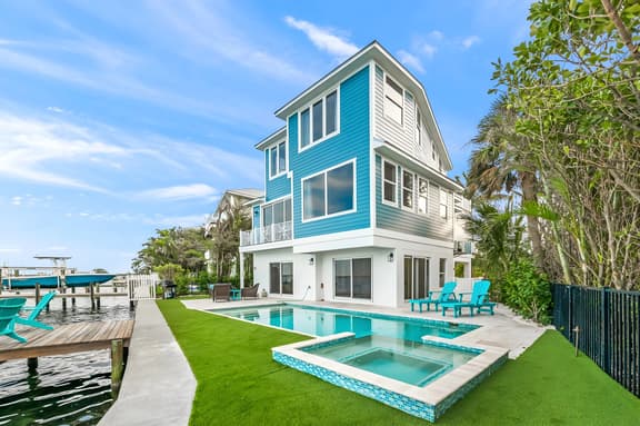 Bayfront Paradise (AMIL)
